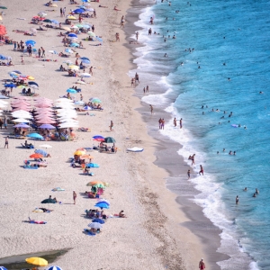 Παραλία Καραβοστάσι - Πέρδικα