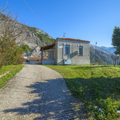 Πέντε Εκκλησιές Οσδίνα (ή Ουζντίνα)