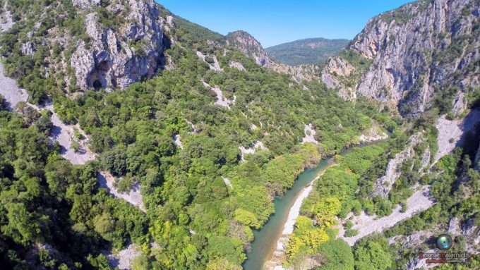 Σπυροπηγάδια στα Στενά του Καλαμά